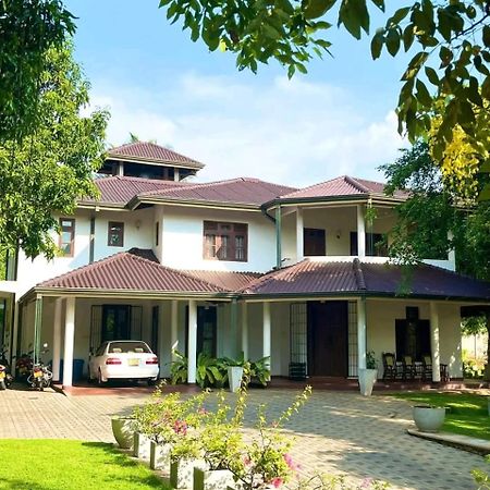 Golden Residence Anuradhapura Luaran gambar