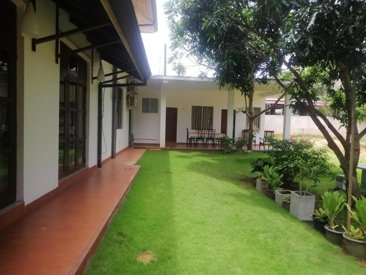 Golden Residence Anuradhapura Luaran gambar