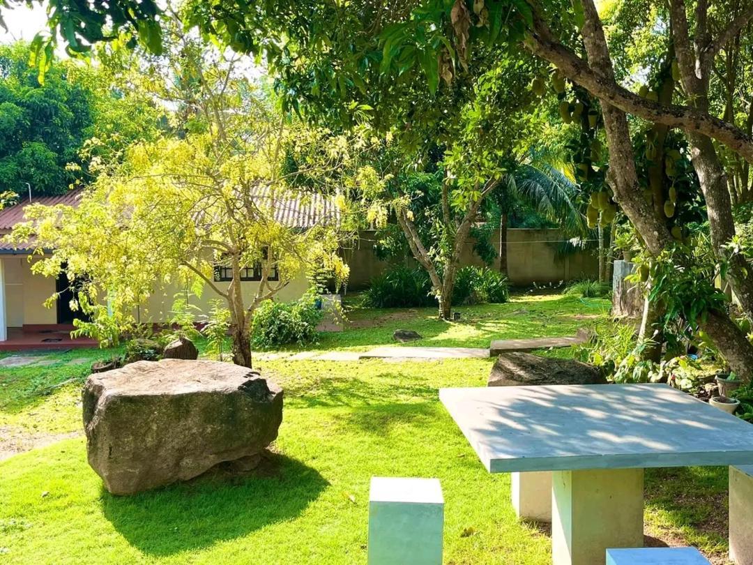 Golden Residence Anuradhapura Luaran gambar
