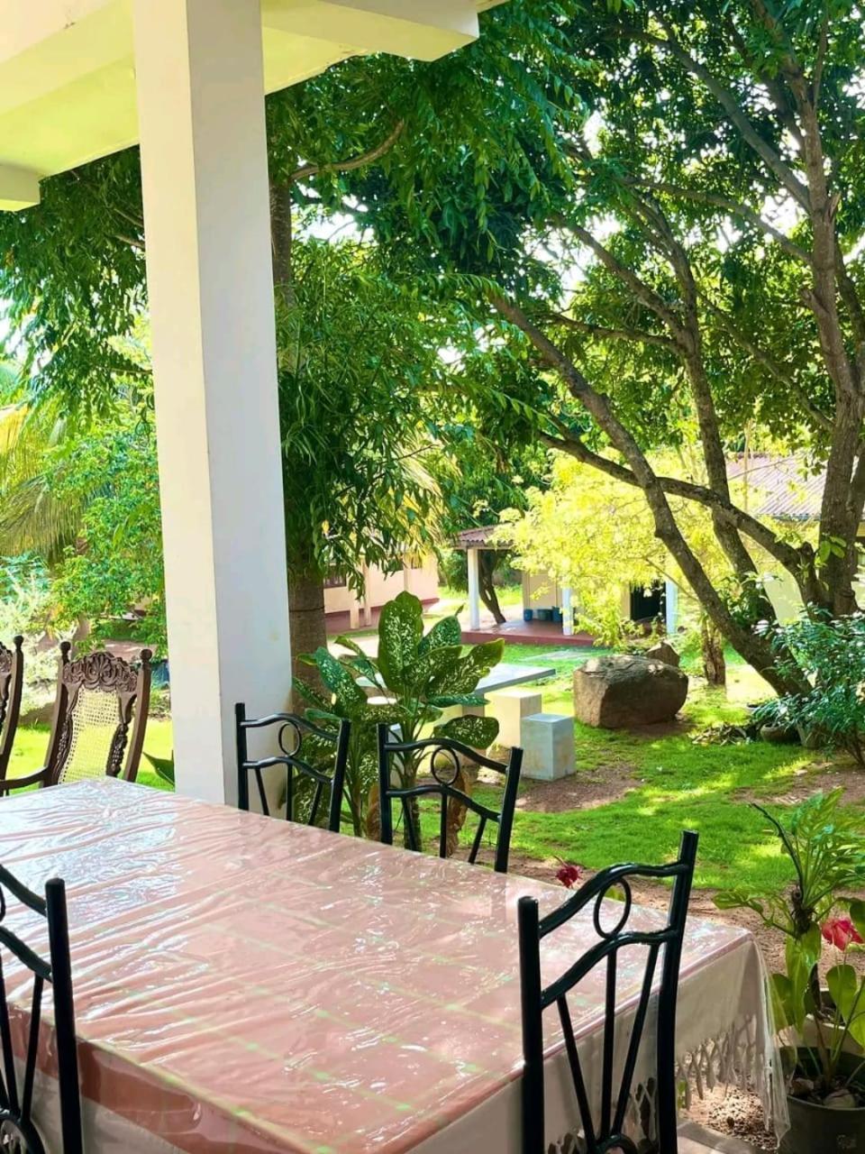 Golden Residence Anuradhapura Luaran gambar