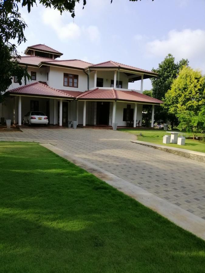 Golden Residence Anuradhapura Luaran gambar